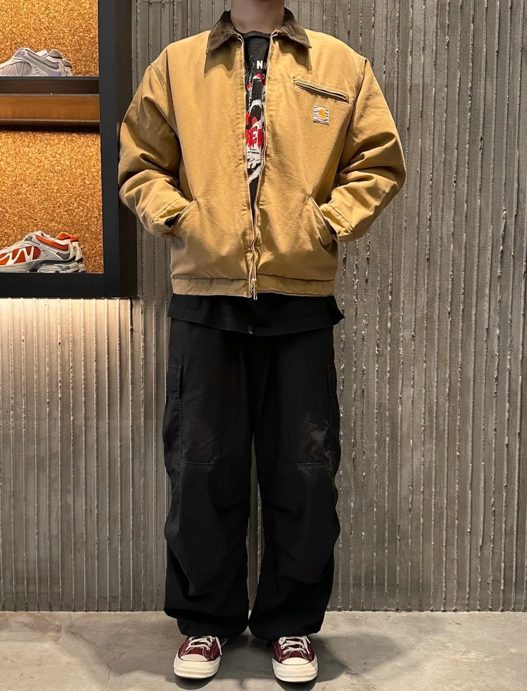 Carhartt Detroit J 01 Jacket Brown upper body picture